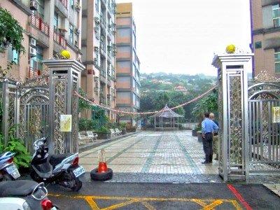基隆暖暖法拍華廈-1