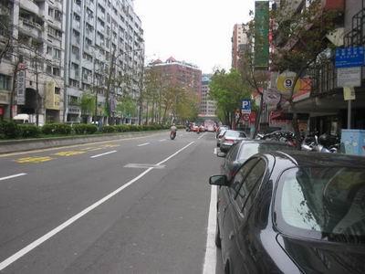 台北信義區拍賣大樓-2