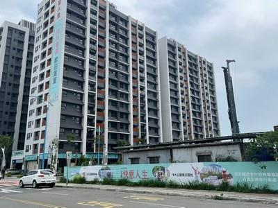 新北八里大樓法拍-1