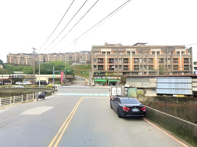 安樂區拍賣透天-2