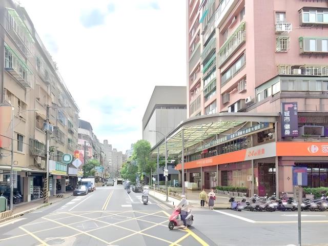 新北中和大樓法拍-3