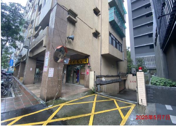 信義區法拍大樓-3