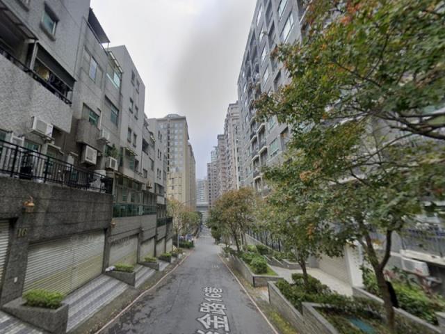 新北淡水法拍透天-4