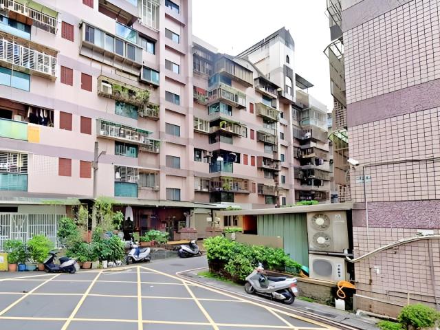 新北汐止大樓法拍-1