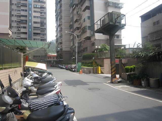 新北大樓法拍-5