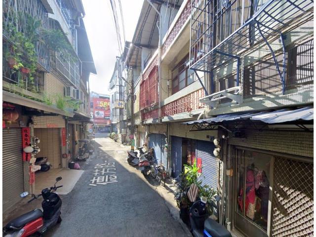 台中大里法拍透天-3