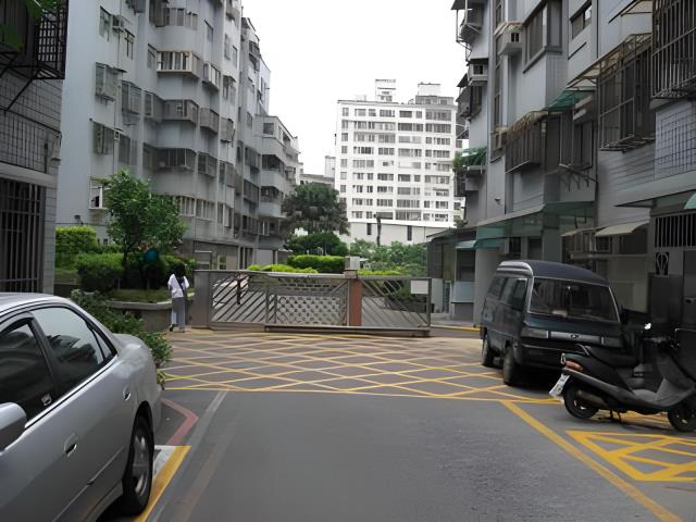 八里法拍華廈-1