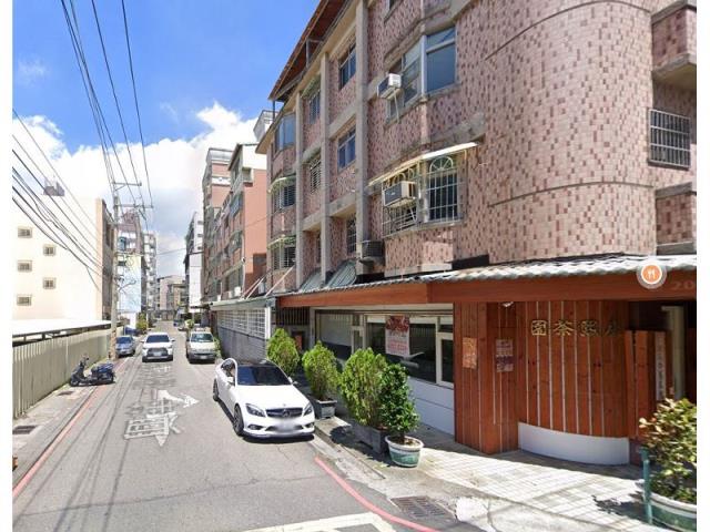 潭子透天法拍-2