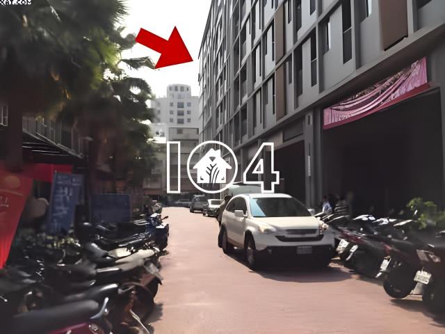 台中西屯華廈法拍-2