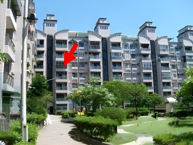 桃園龜山法拍華廈-1