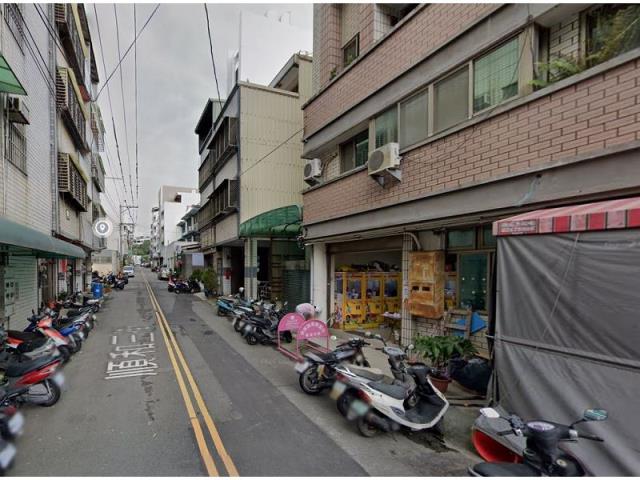 台中西屯華廈法拍-3